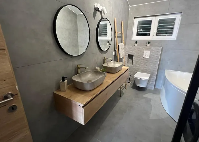 Апартаменти Iskra Макарська