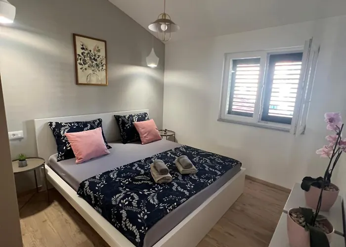 Апартаменти Iskra *